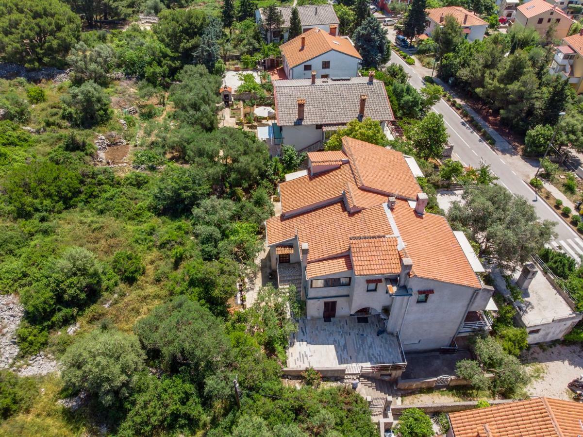 Apartments Mirella Mali Lošinj Eksteriør bilde