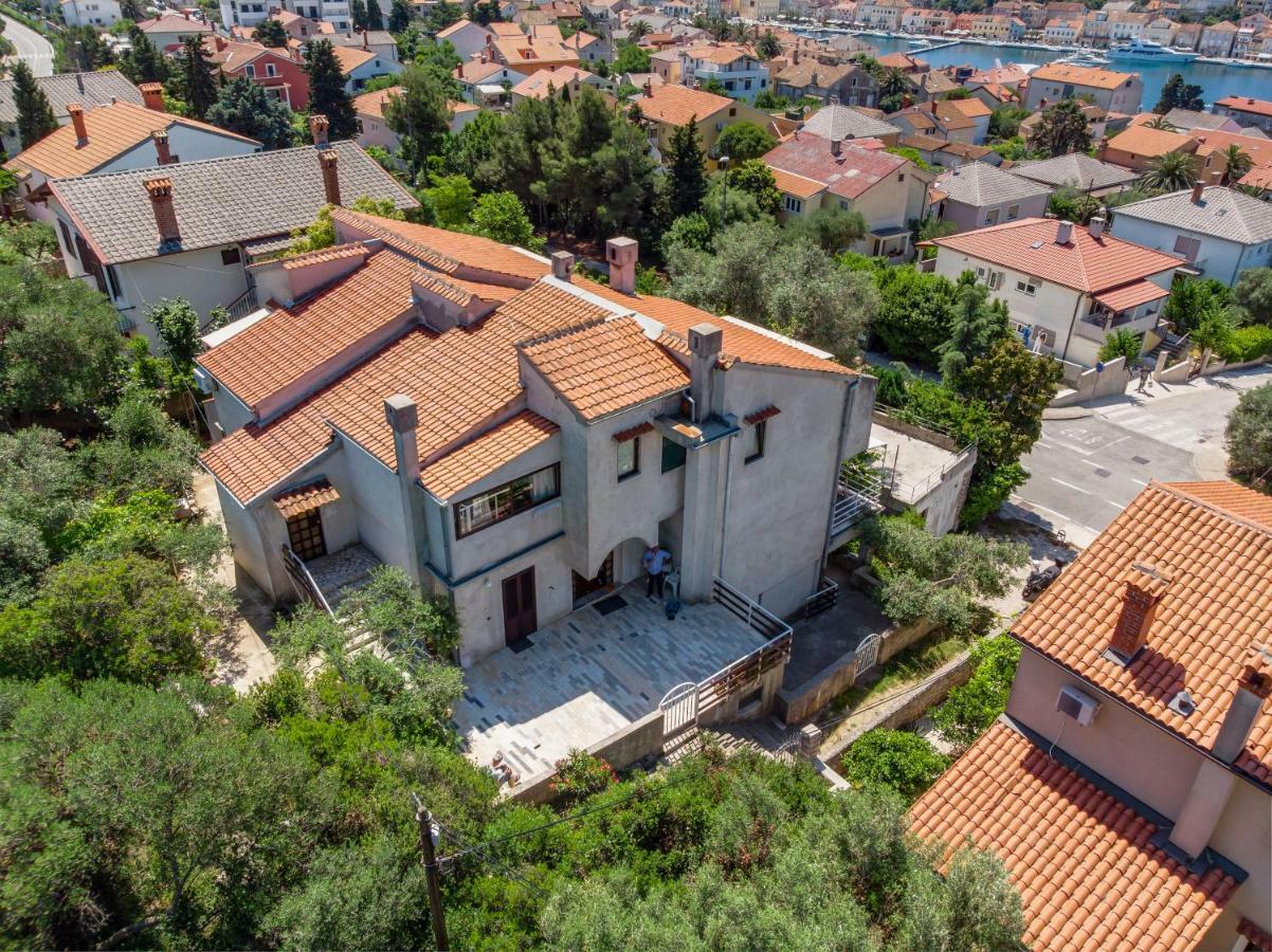 Apartments Mirella Mali Lošinj Eksteriør bilde